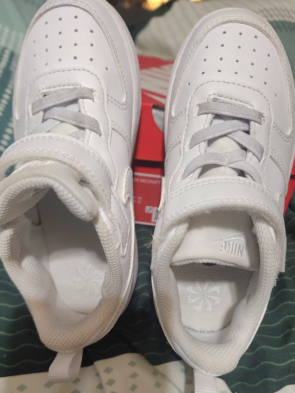 Nike Kids' Boys/Girls White Low-Top Sneakers Sz 10c
